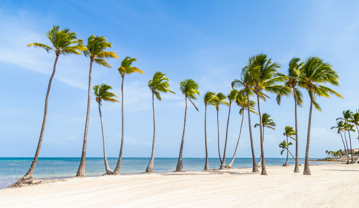 Beautiful,White,Sandy,Beach,Of,A,Luxury,Resort.,Paradise,Secluded