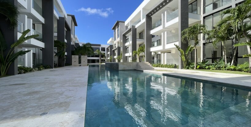 OCEAN  BAY YOUR APARTMENT PROJECT IN FRONT OF THE BEACH IN PUNTA CANA